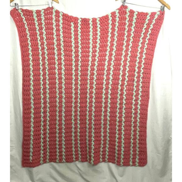 VTG Crocheted Afghan Blanket 42"x51" Handmade CottageCore Granny Coral Green - Picture 3 of 7